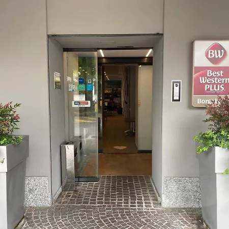 Western Borgolecco מלון 4*