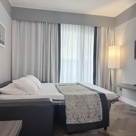 Western Borgolecco Otel 4*